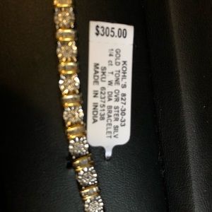 NEW Women’s Gold 1/4 CT Diamond Studded bracelet